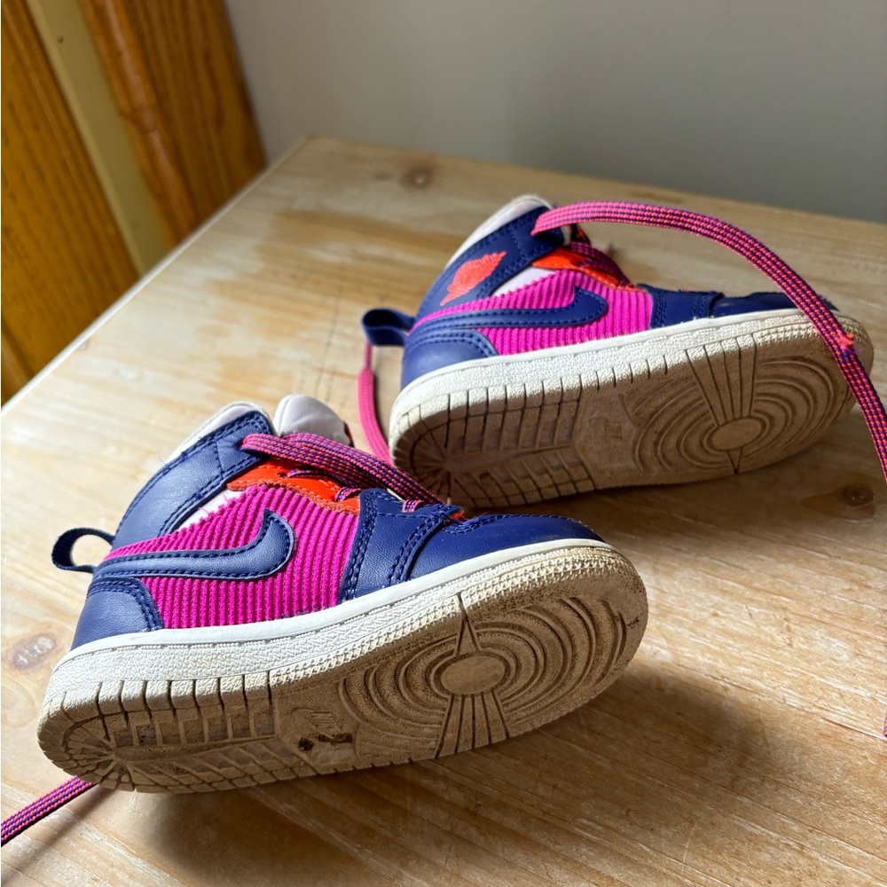 Nike Air Jordan Purple/Pink Sz 6C - Picture 2 of 4